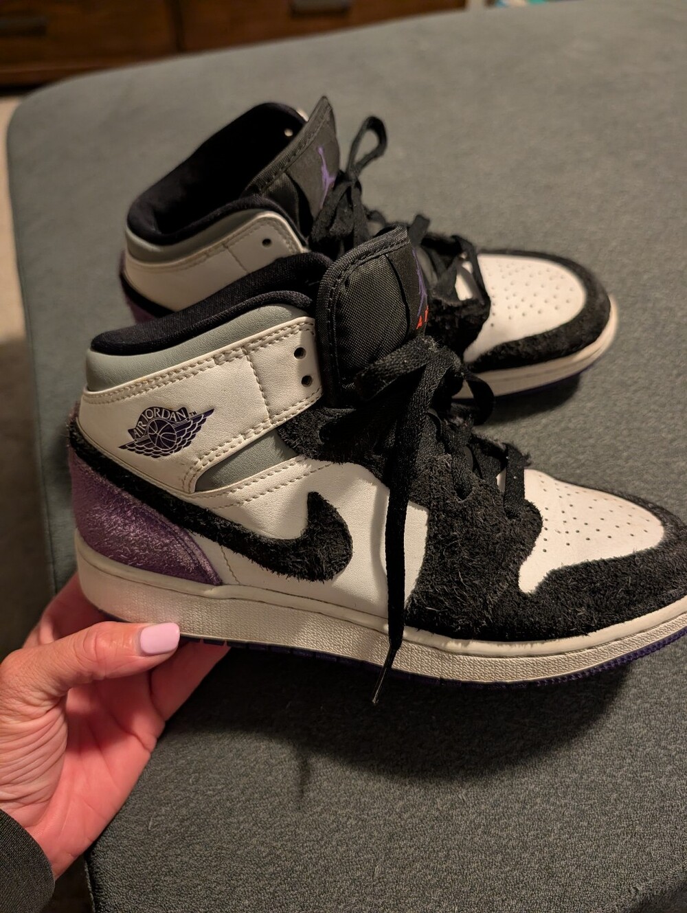 Nike Air Jordan 1 Mid SE "Court Purple suede" Size 5 youth